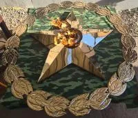 Звезда вечного огня - лавровый венок на заказ в Брянске