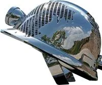 Каска скульптура абстрактная скульптура из нержавеющей стали на заказ — Брянск