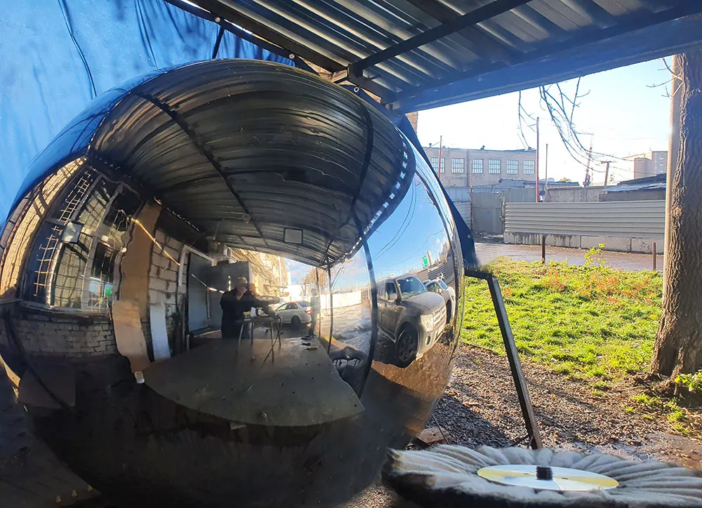 Зеркальный шар из нержавеющей стали - диаметр 2 метра Брянск